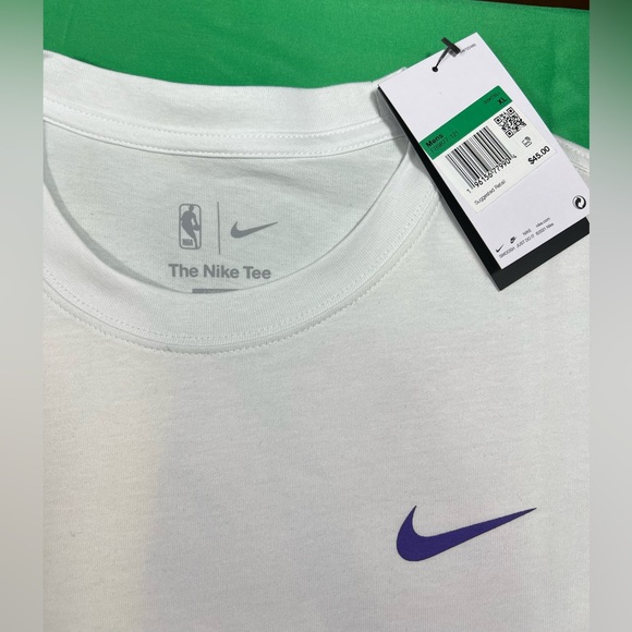 The Nike Tee - Picture 3 of 10